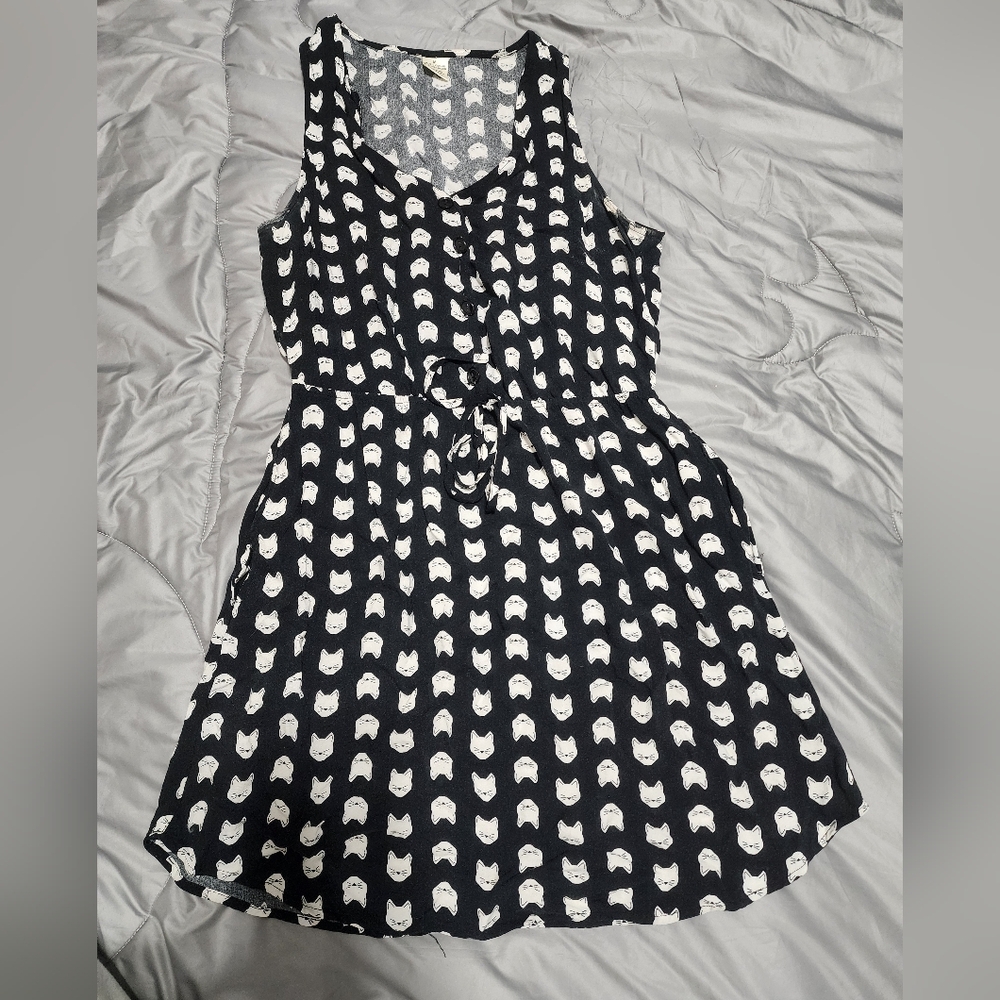 Cat print black dress. EUC. Pockets. Women's medium. TTS